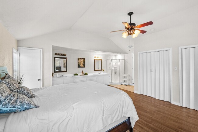 Photo - 1106 Oriole Ln