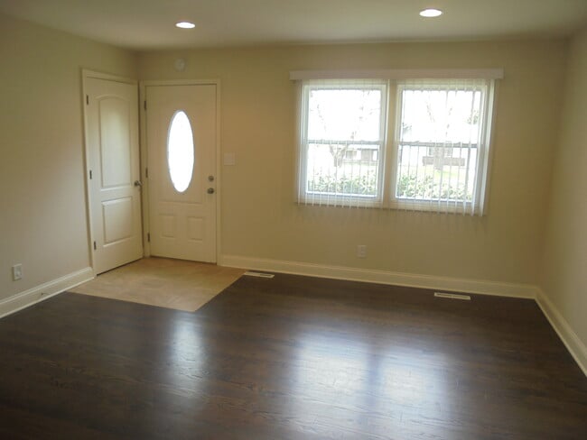 Photo - 66 Barrow Dr