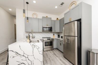 Photo - 2216 Dyson St