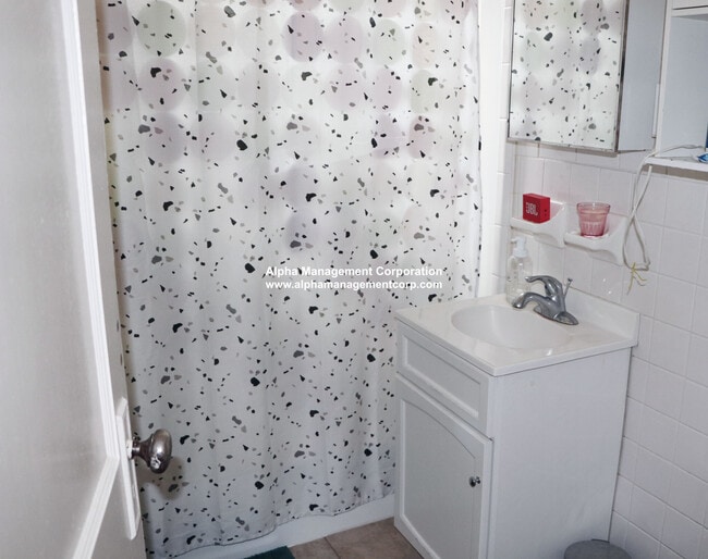 Building Photo - 20 Alton Pl Unit B