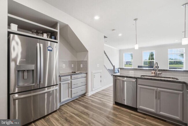 Photo - 4922 MacDonough Pl