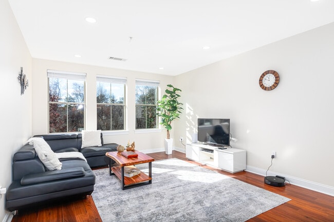 Building Photo - 4 Harvest Dr Unit 107