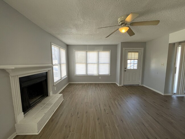 Photo - 3929 Highridge Dr SW