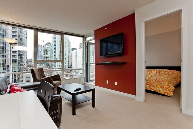 Photo - 928 Beatty St