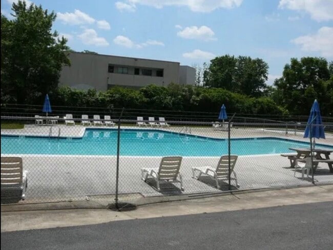 Photo - 11 Warren Lodge Ct Unidad 2D