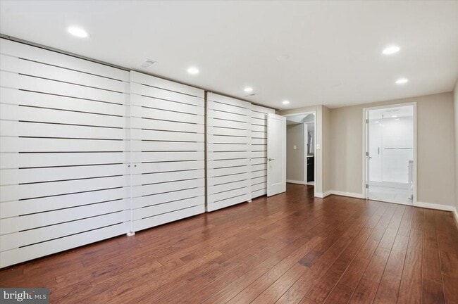 Photo - 6926 Tyndale St