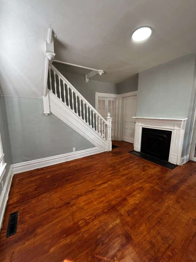 Photo - 371 N Mulberry St