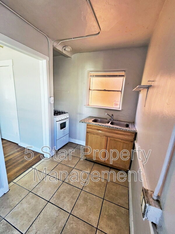 Photo - 1114 El Paso St Unit 2