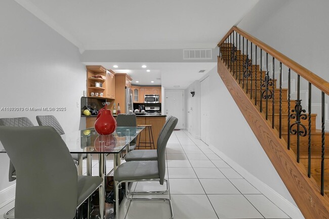 Photo - 1555 W 44th Pl Unit 322