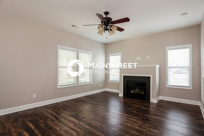 Photo - 3 Bedroom Pet-Friendly Home in Huntersville, NC with Main Street Renewal