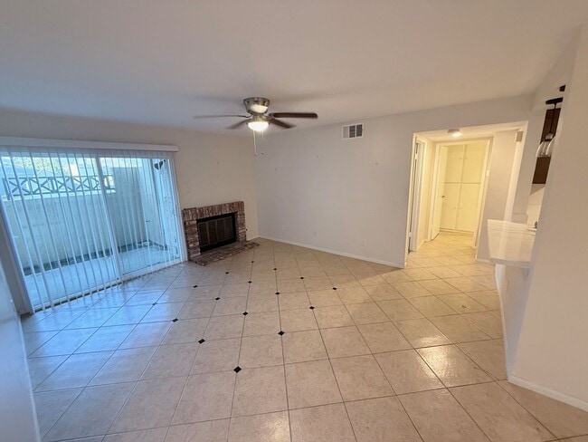 Photo - Beautiful Single-Level Condo in Eastlake Shores – Available Now! Unit 101