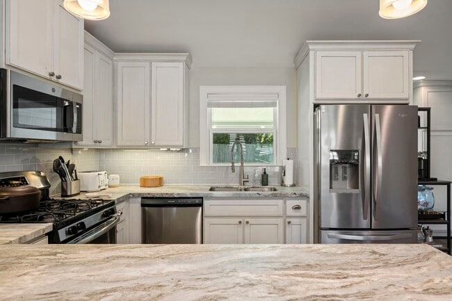 Photo - 2107 Hewitt Dr