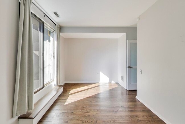 Photo - 2743 N Wayne Ave