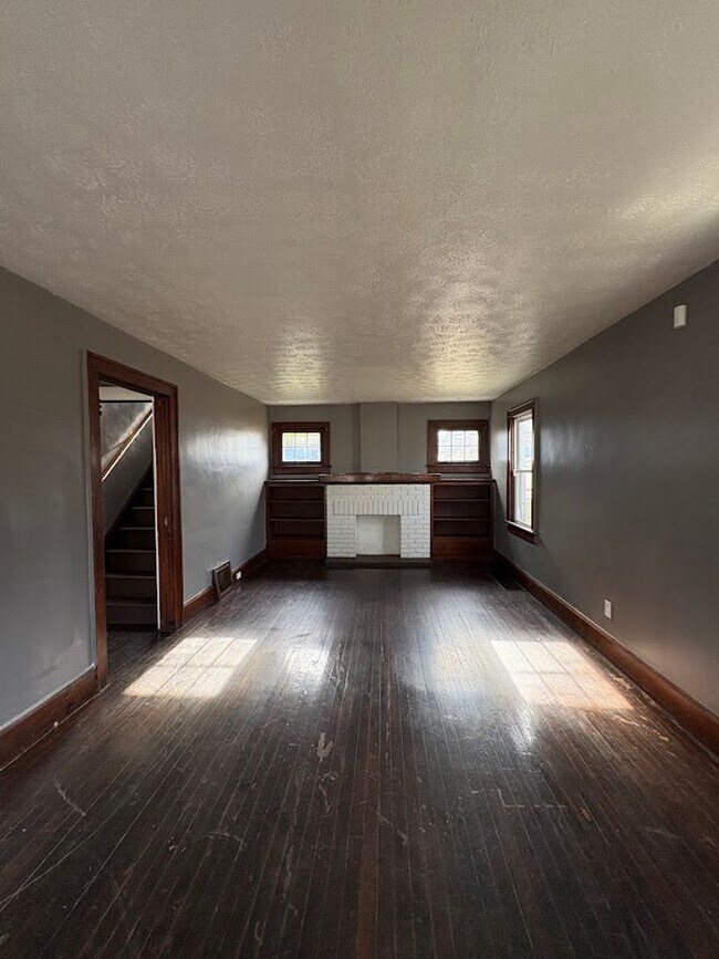 Photo - Three bedroom one bathroom home for rent