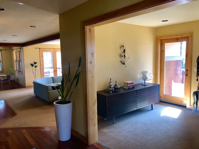 61890 Fall Creek Loop