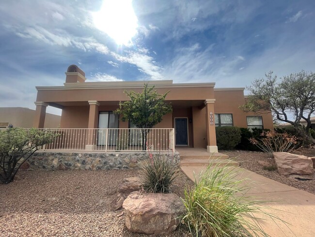 Building Photo - Beautiful 3 Bedroom/2.5 Bath w/ Office off... Rental