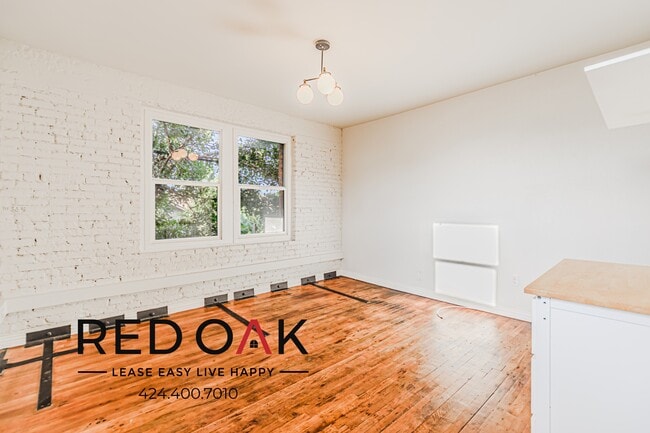 Building Photo - 2731 Beverly Blvd Unit 212