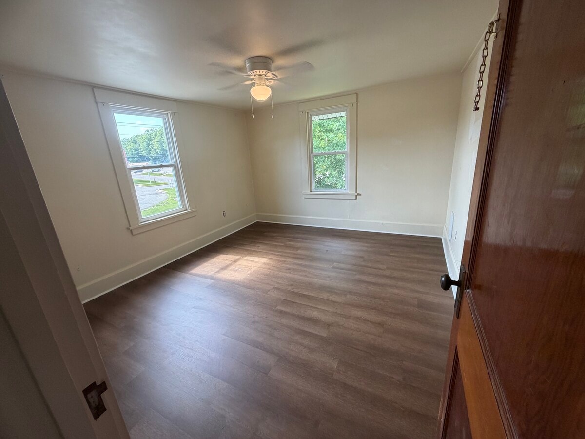 Photo - 642 N Broad Street Ext