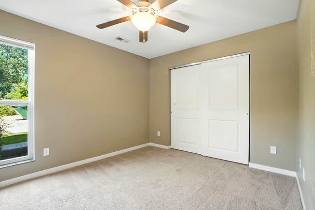 Photo - Oakcrest Condominiums