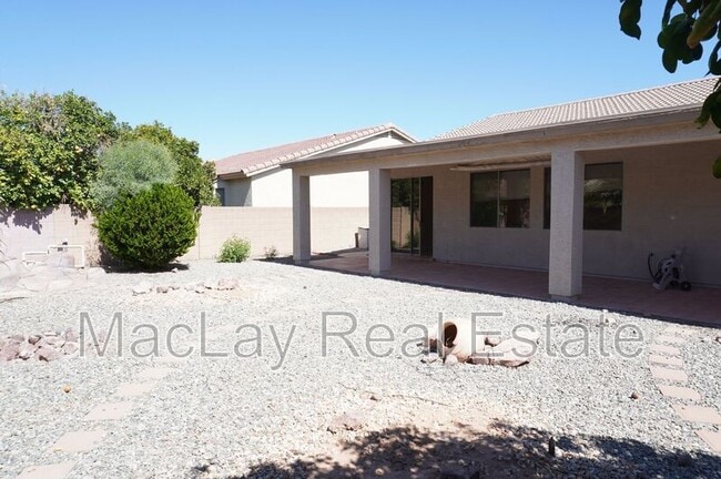 Photo - 203 W Cedar Dr