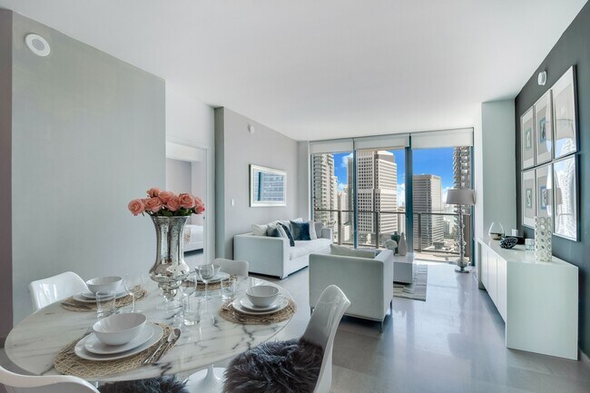 Photo - 88 SW 7th St Unidad # 2505