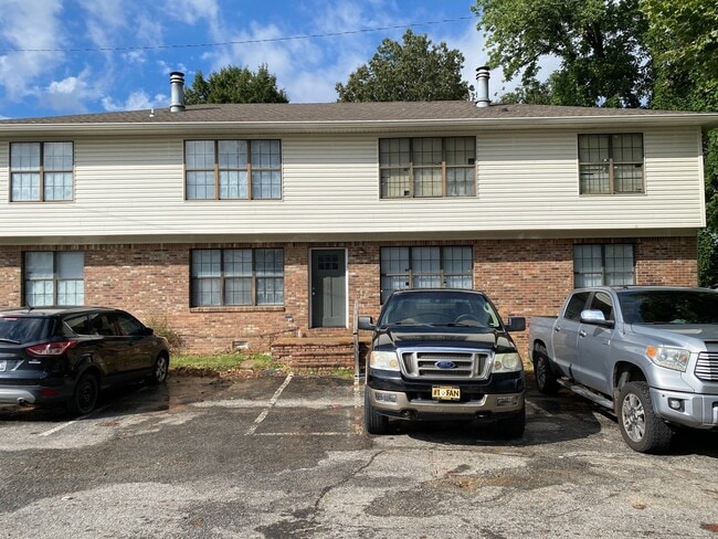Building Photo - 257 Tinker Hill Cv Unit A