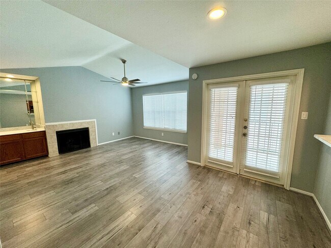 Photo - 14600 Fonmeadow Dr Unit 605