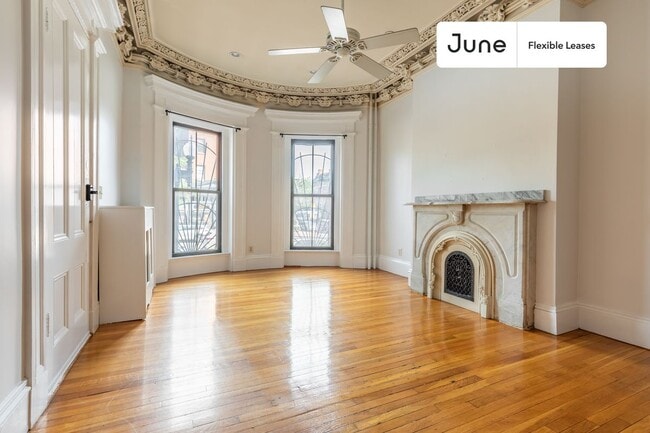 Photo - 777 Tremont St Unidad 1-2