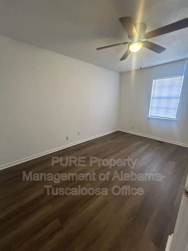 Photo - 1926 E 48th St