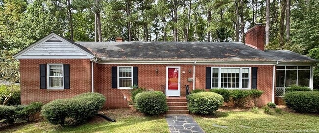 Building Photo - 910 W Whitford St Rental