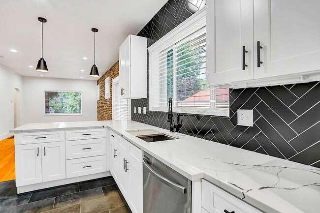 Photo - Stunning Potter Highlands home near Highland & Sunnyside