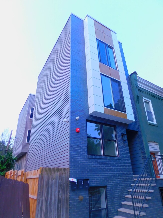 Photo - 1741 Fontain St Townhome