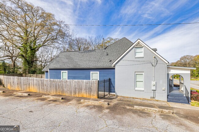 Photo - 1678 Dorsey Ave