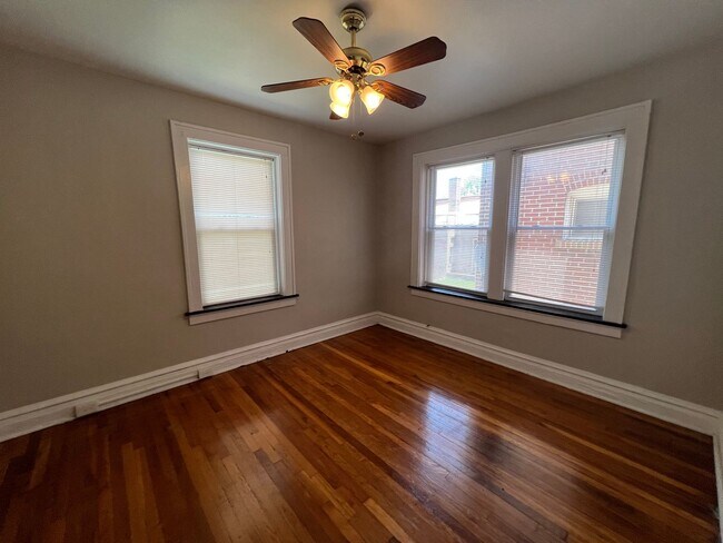 Photo - 5009-5011 Mardel Ave Unit 5009 1F Mardel