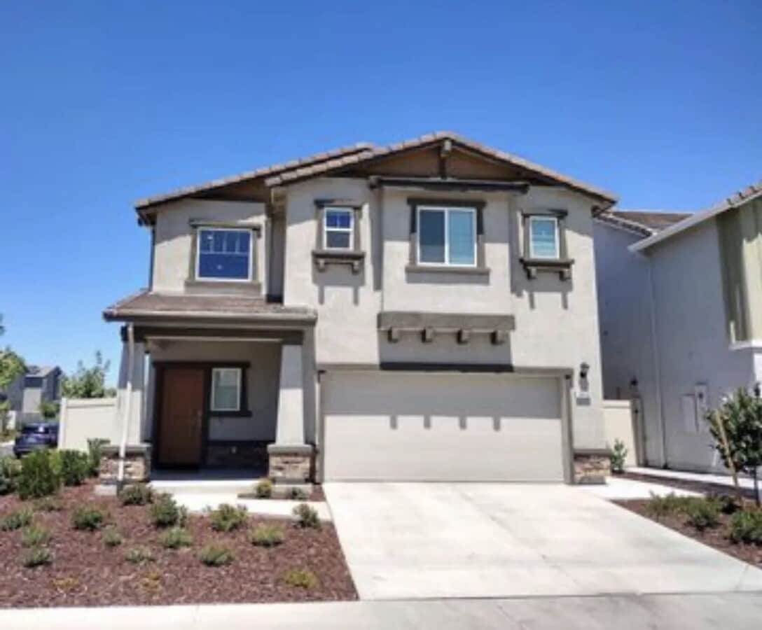 3 BR/2.5BA | Newly Renovated Single Family Home | 1-Car Covered Parking | Nice backyard - 3 BR/2.5BA | Newly Renovated Single Family Home | 1-Car Covered Parking | Nice backyard