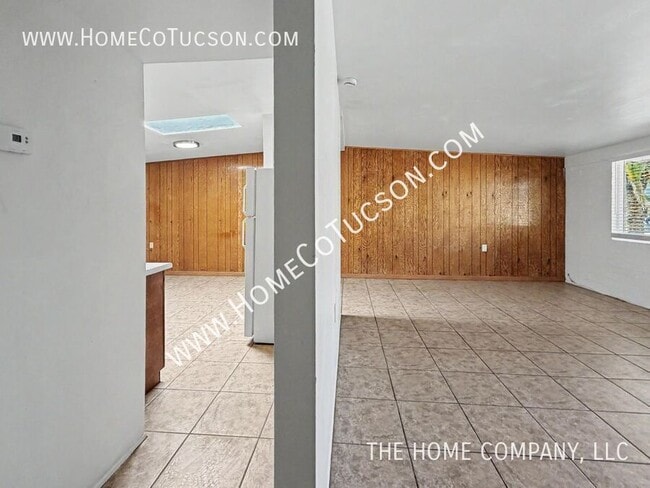 Photo - 1430 E Iowa Dr