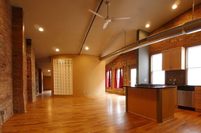 404 Reading Rd Unit 404