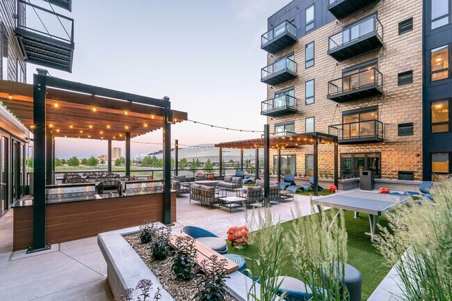 Pivot Apartments