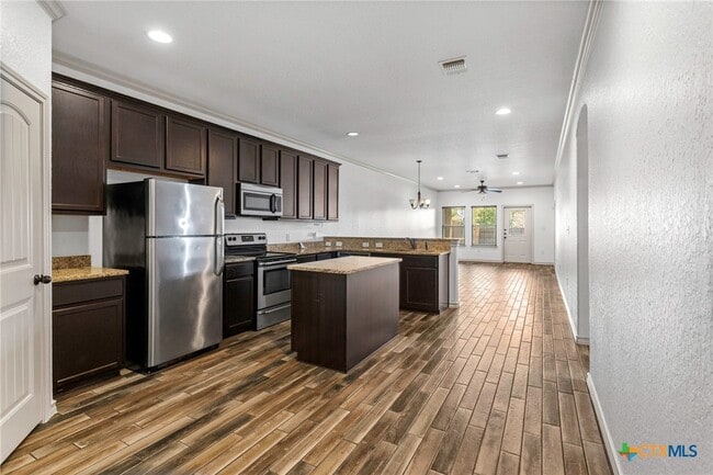 Photo - 1005 Tripp Ln