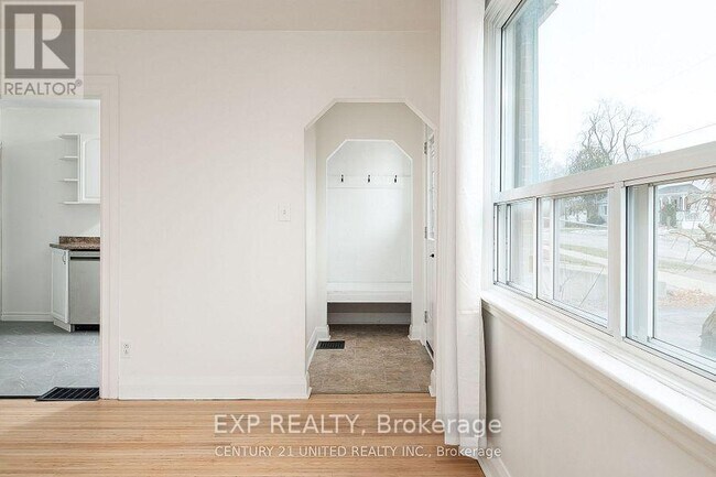 Photo - 298 Swanston Ave