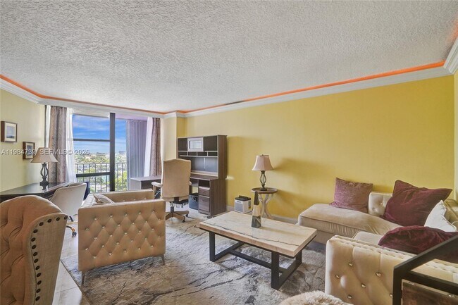 Photo - 800 Parkview Dr