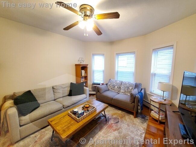 Photo - 52 Simpson Ave Unidad #1