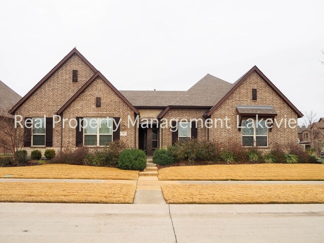 Building Photo - 400 Sunflower Ave