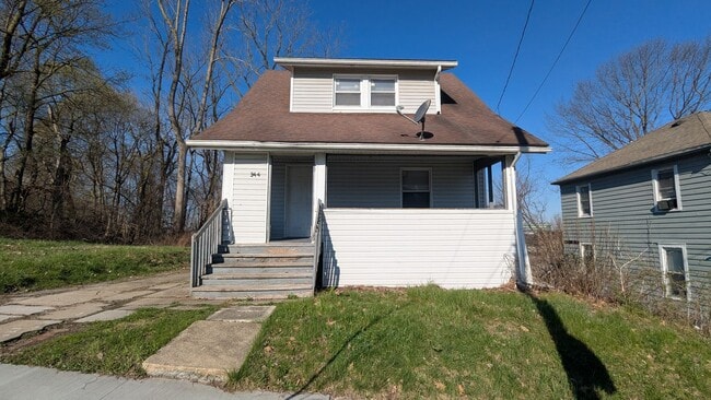 Building Photo - 3-Bedroom, 1-Bathroom Single Family Home for Rent in Akron, Ohio
