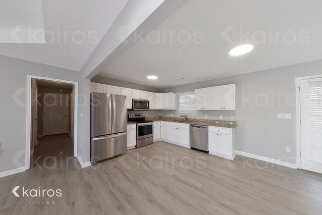 Photo - 334 Amanda Dr