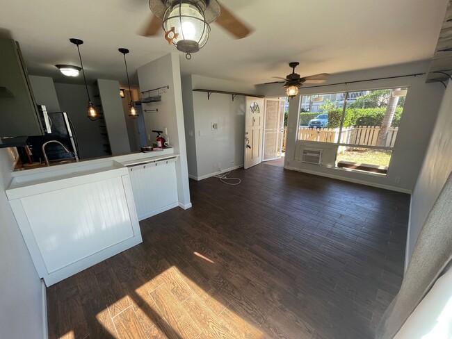 Photo - 2 Bed/ 1Bath Unfurnished Upgraded Ground Floor Southpointe Unit with a Yard + 2 Parking Spaces Unit 5-106