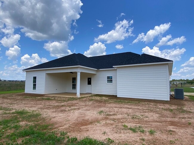 Photo - 140 Scarlet Wy