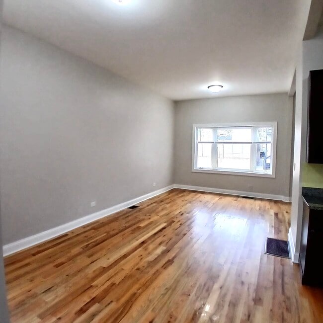 Photo - 3904 W Armitage Ave Unit 1F