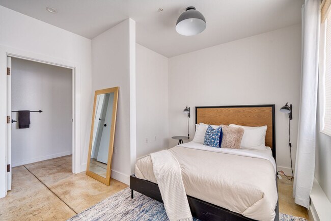 4980 N Vancouver Ave Unit SI ID1611881P
