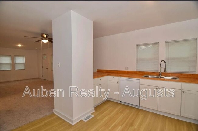 Photo - 601 Jefferson Dr